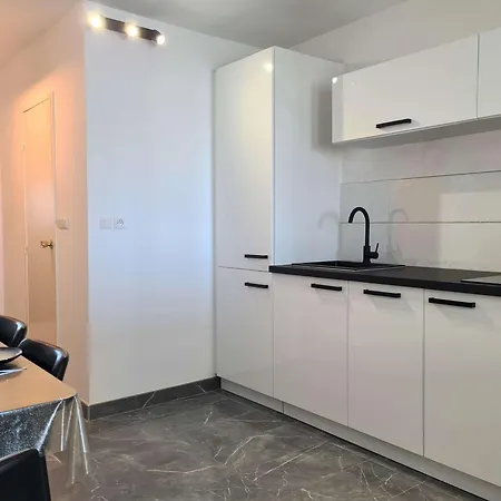 Appartement Cap D'agde, 4 Couchages, Proche Port Et Commerces, A 500m Du Centre - Fr-1-249-408 Agde