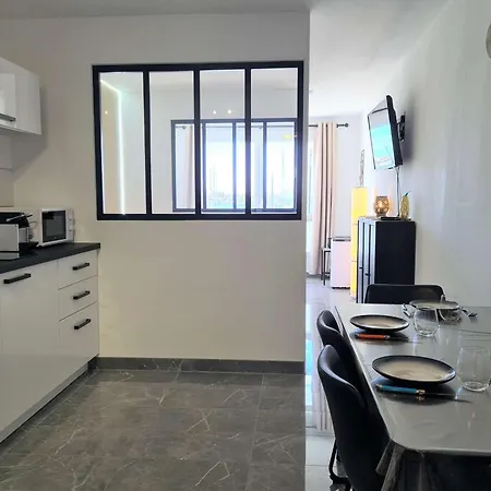Appartement Cap D'agde, 4 Couchages, Proche Port Et Commerces, A 500m Du Centre - Fr-1-249-408 *